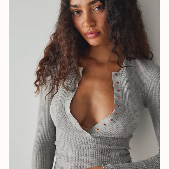 Free people one of the girls henley with rose gold snaps, perfect condition - Picture 2 of 15